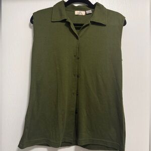 MK Knits Forest Green Sleeveless Button-Down Collared Tank